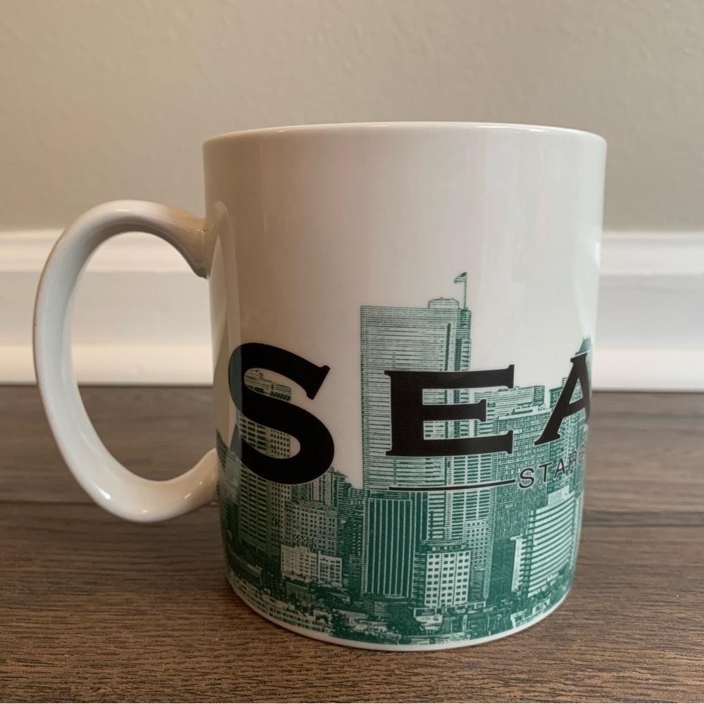Starbucks Seattle Washington Skyline Series 2002 Collectible Coffee Mug 18oz
